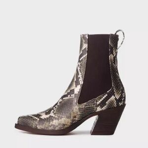 rag & bone / Axis
Chelsea Boot in
Olive snake skin Bootie Boots size 37.5 US 7.5